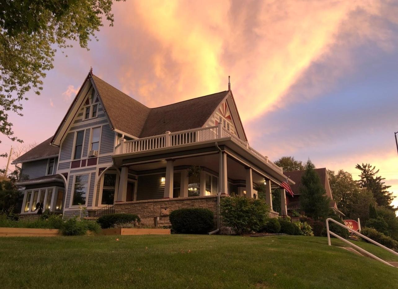 Astor House Bed & Breakfast Green Bay Exterior photo