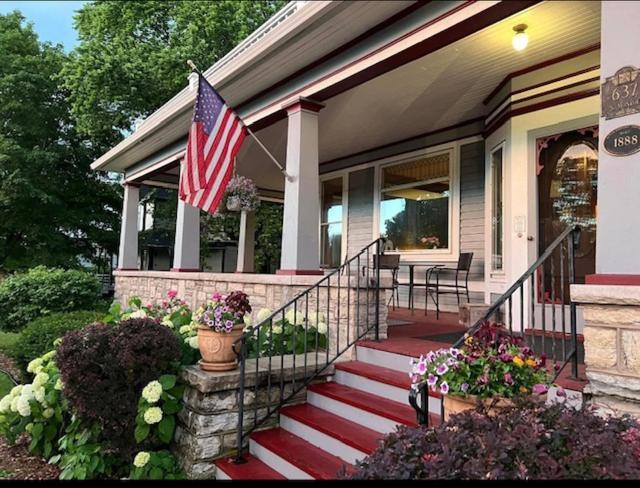 Astor House Bed & Breakfast Green Bay Exterior photo
