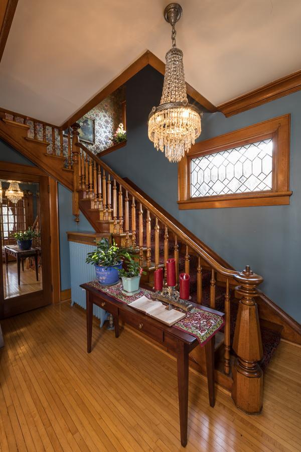 Astor House Bed & Breakfast Green Bay Exterior photo